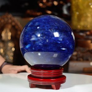 Quả cầu màu xanh biển obsidian